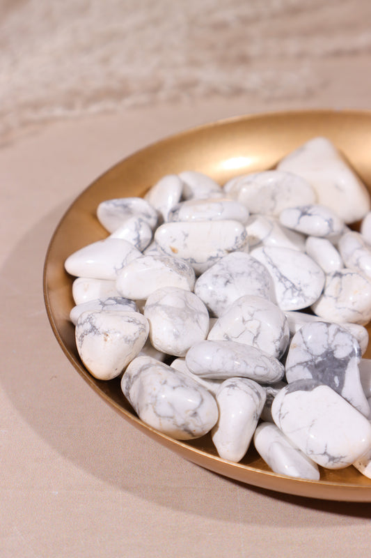 White Howlite Tumblestones 20-30mm