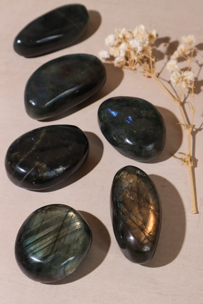 Labradorite Pebbles 86gr Tumblestones Tali & Loz