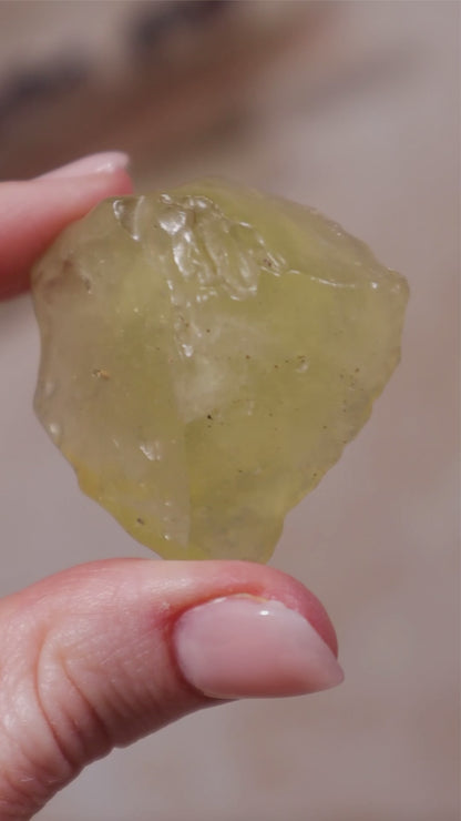 Libyan Desert Glass Tektite 24.7gr AA-Grade