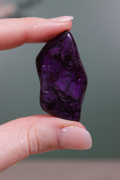 Sugilite Freeform 19.12gr Freeforms Tali & Loz Crystals